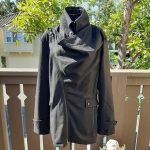 W[dablju:] Woman's Black Diagonal Zip Coat size LG
